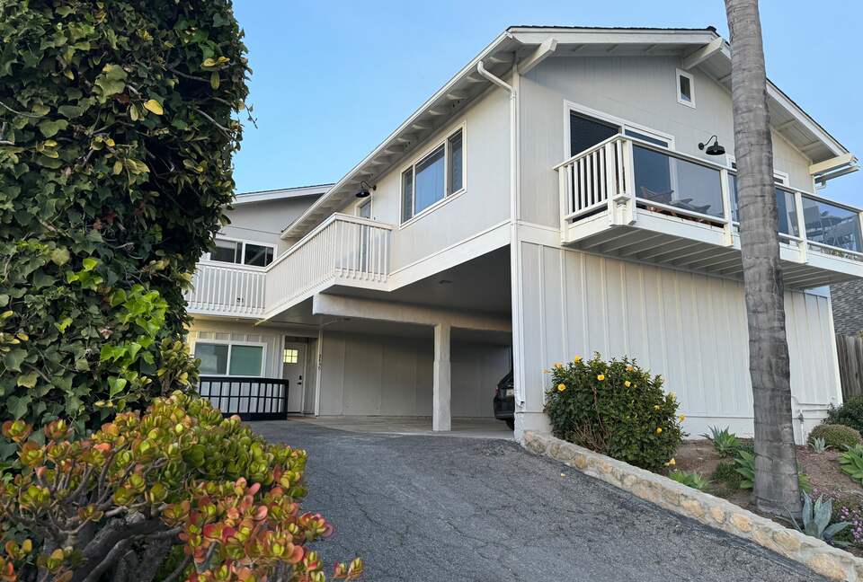 Stylish Family Beach Villa - Summerland, California