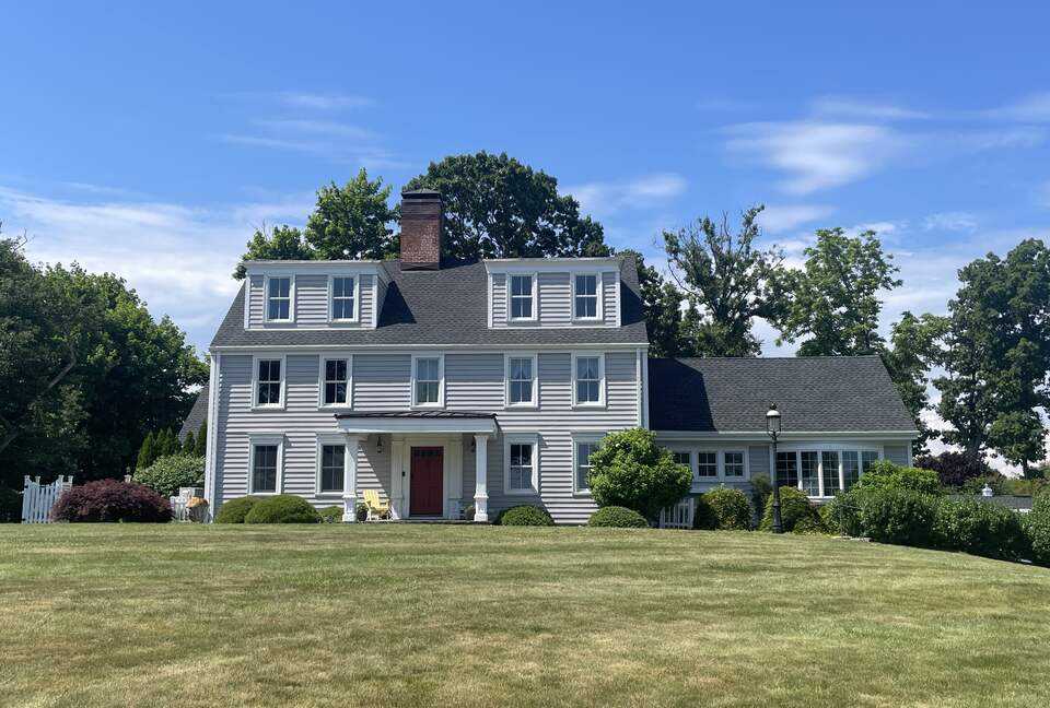 Large Family House with Pool and Water Views - Milford, Connecticut