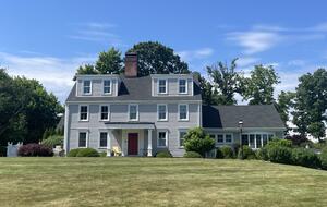 Large Family House with Pool and Water Views - Milford, Connecticut