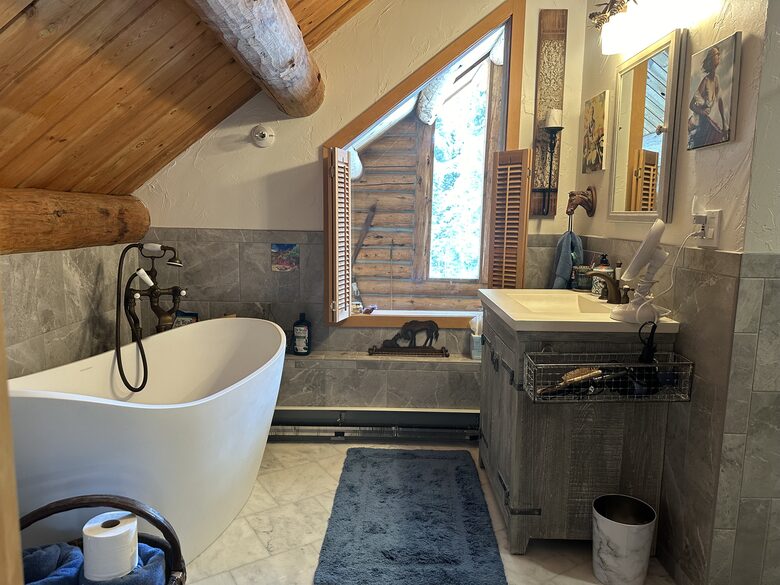 Large Log Home on a Private Acre with a Pond - Breckenridge, Colorado