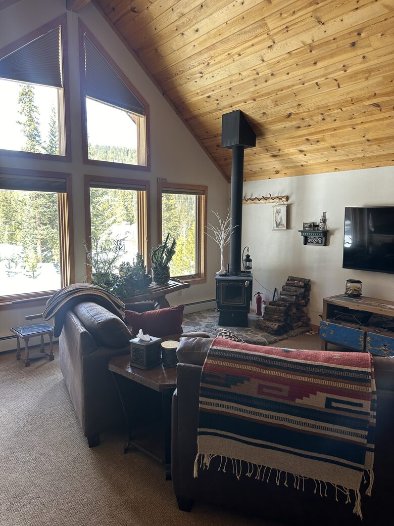 Large Log Home on a Private Acre with a Pond - Breckenridge, Colorado