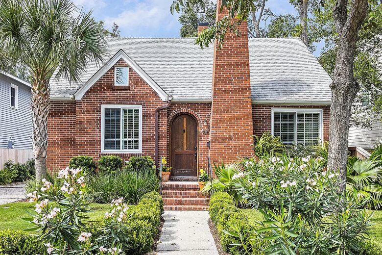 Luxe Downtown Oasis with Pool & Outdoor Living Room - Charleston, South Carolina
