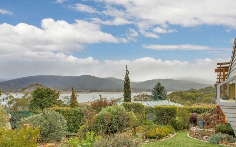The Lake House - Kalkite, Australia