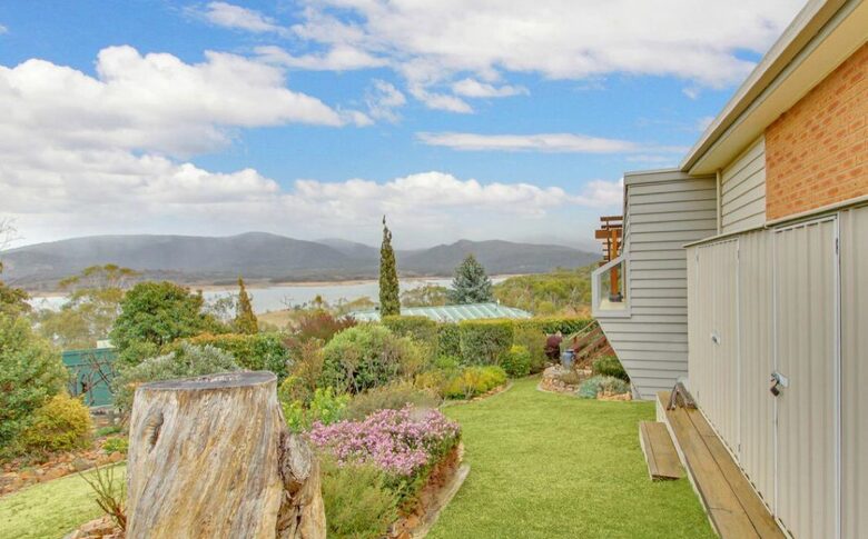 The Lake House - Kalkite, Australia