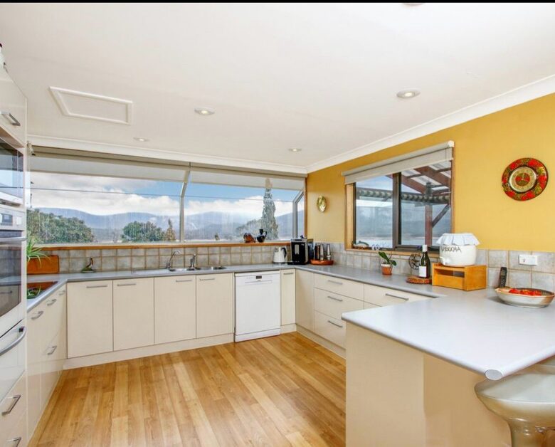 The Lake House - Kalkite, Australia