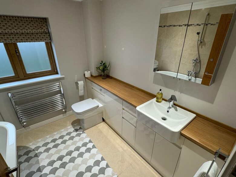 Mandalay Lodge - Medstead, United Kingdom