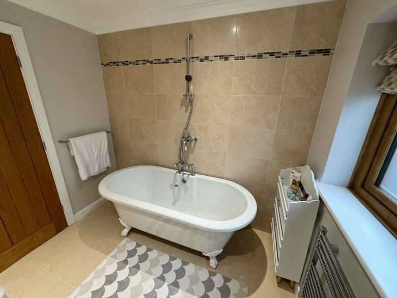 Mandalay Lodge - Medstead, United Kingdom
