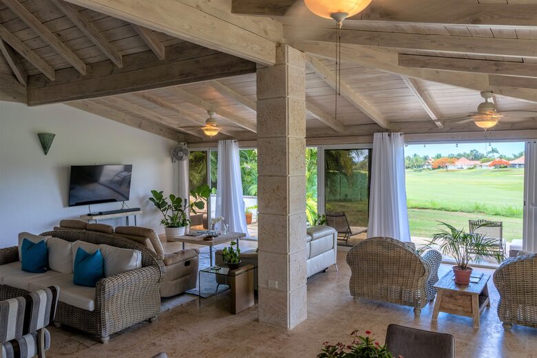 Tres Palmas Villa with gorgeous golf, lake & ocean horizon views - Casa de Campo, Dominican Republic