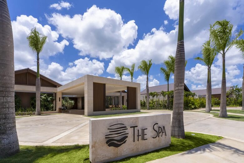 Tres Palmas Villa with gorgeous golf, lake & ocean horizon views - Casa de Campo, Dominican Republic