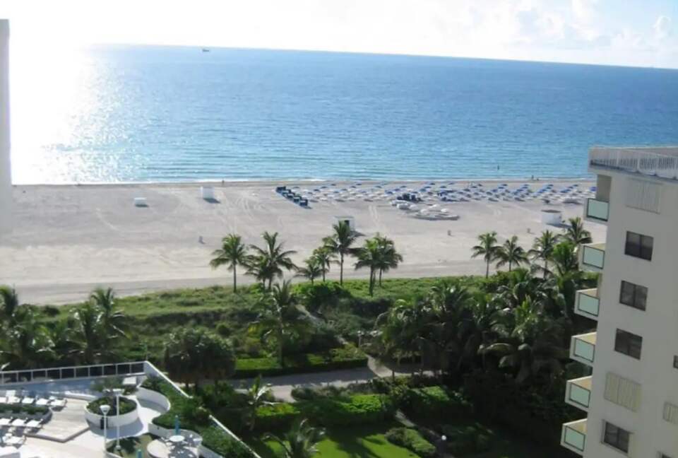 Modern Beach Apartment - Miami Beach, Florida