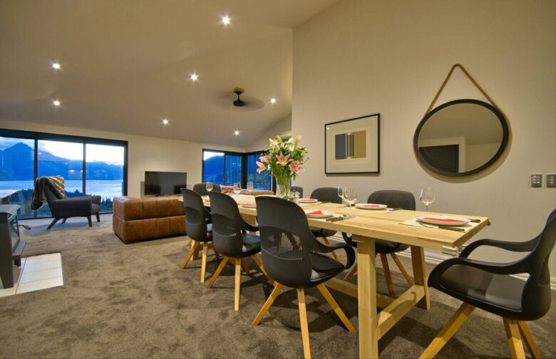 Queenstown Hill Retreat - Queenstown, New Zealand