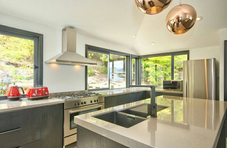 Queenstown Hill Retreat - Queenstown, New Zealand
