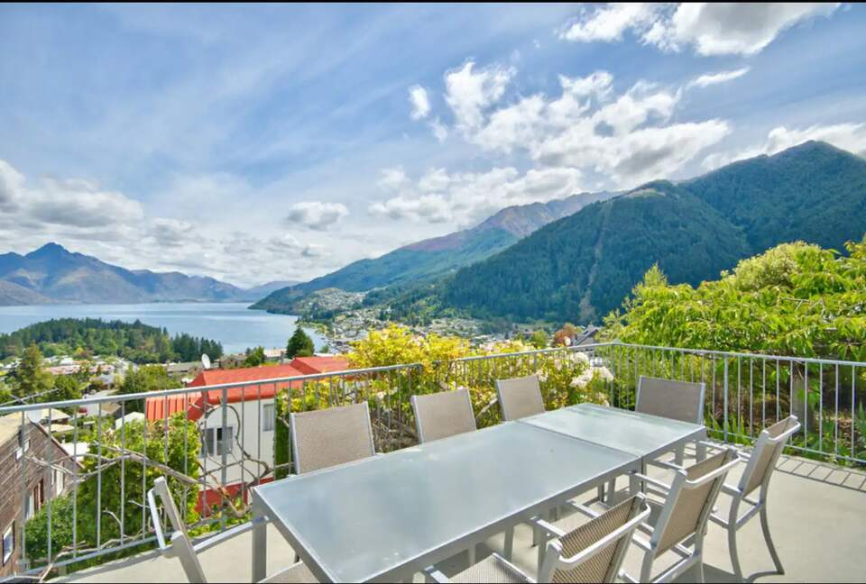 Queenstown Hill Retreat - Queenstown, New Zealand