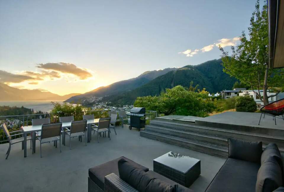 Queenstown Hill Retreat - Queenstown, New Zealand