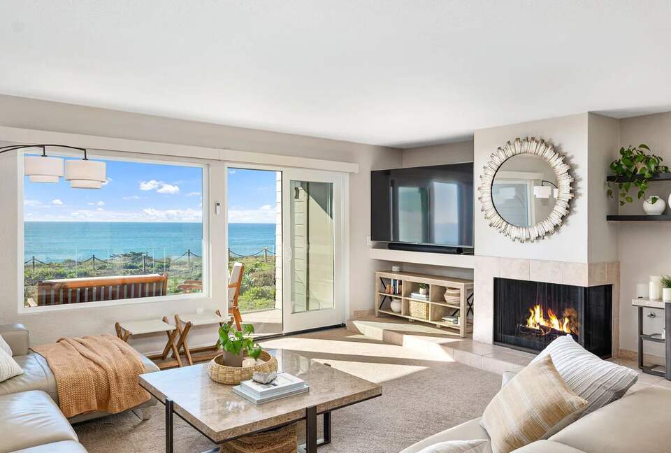 Solana Beach Dream with Ocean Views & Steps to the Beach - Solana Beach, California