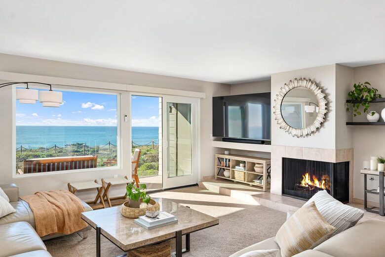 Solana Beach Dream with Ocean Views & Steps to the Beach - Solana Beach, California
