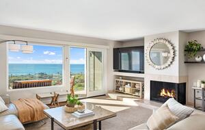 Solana Beach Dream with Ocean Views & Steps to the Beach - Solana Beach, California