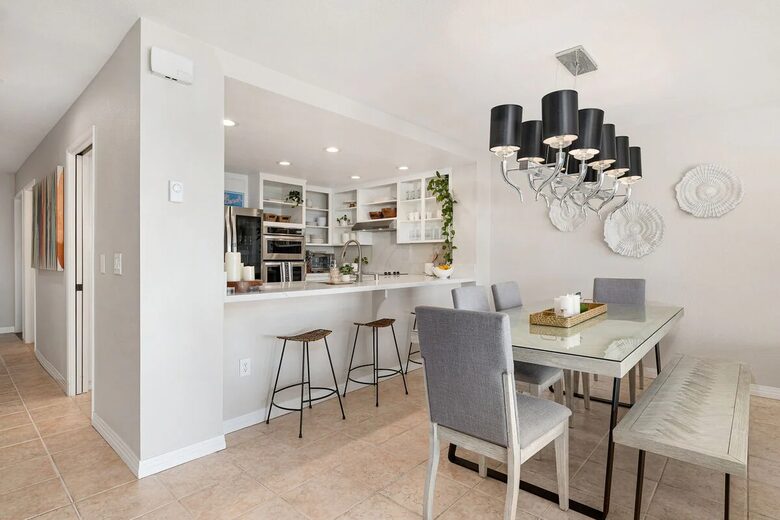 Solana Beach Dream with Ocean Views & Steps to the Beach - Solana Beach, California