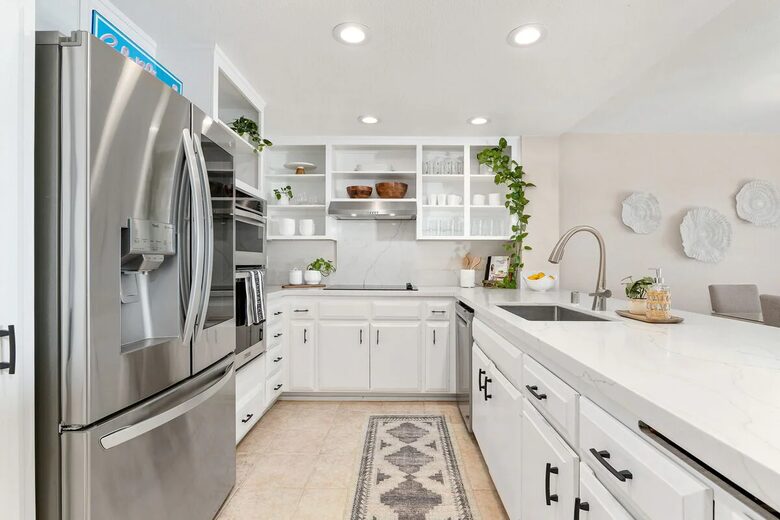 Solana Beach Dream with Ocean Views & Steps to the Beach - Solana Beach, California