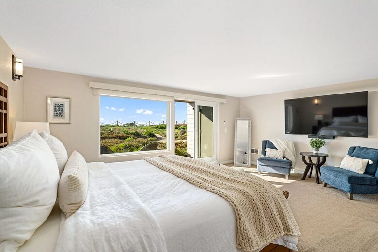Solana Beach Dream with Ocean Views & Steps to the Beach - Solana Beach, California