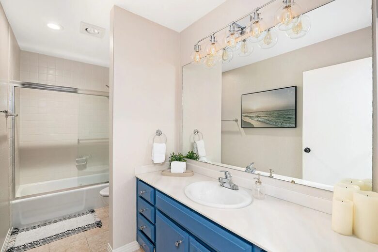 Solana Beach Dream with Ocean Views & Steps to the Beach - Solana Beach, California