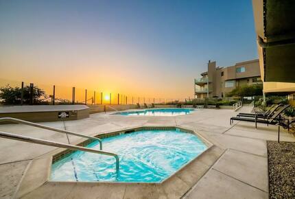 Solana Beach Dream with Ocean Views & Steps to the Beach - Solana Beach, California