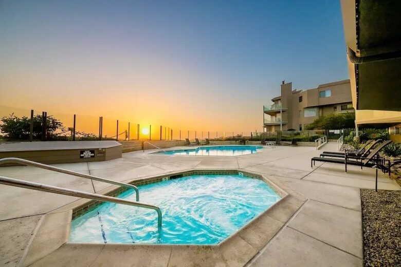 Solana Beach Dream with Ocean Views & Steps to the Beach - Solana Beach, California