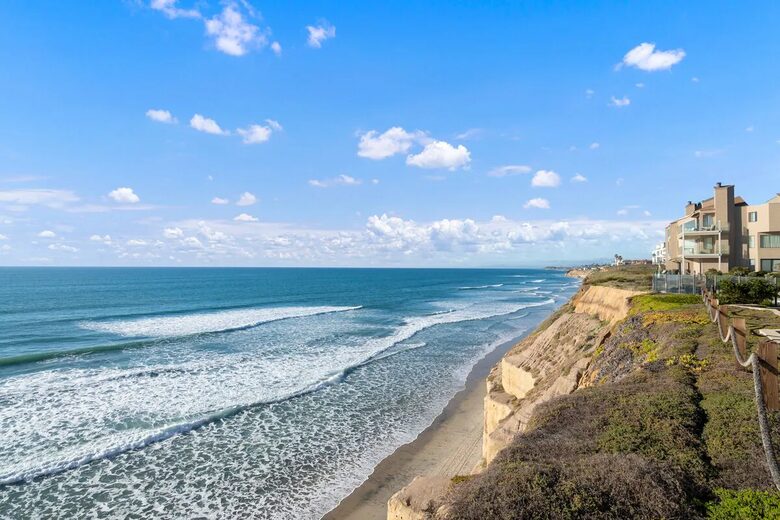 Solana Beach Dream with Ocean Views & Steps to the Beach - Solana Beach, California