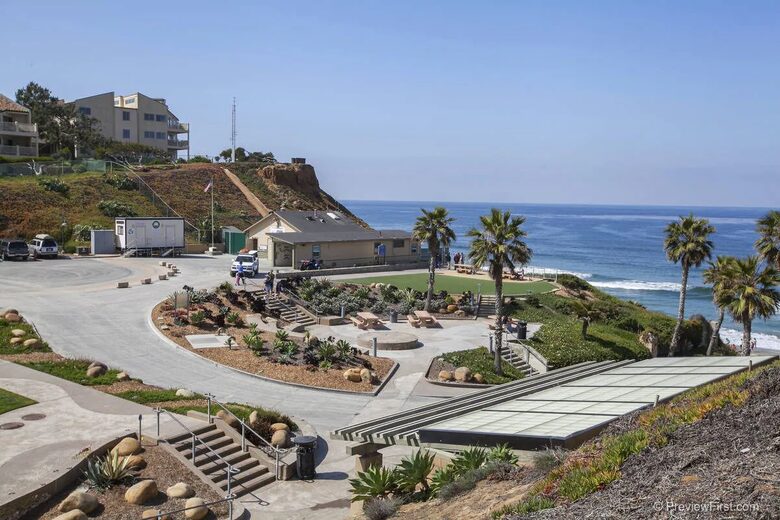 Solana Beach Dream with Ocean Views & Steps to the Beach - Solana Beach, California