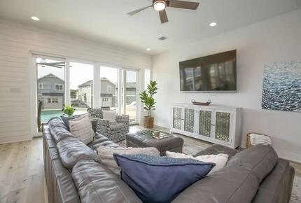 Lake View Oasis: Modern Farmhouse with Private Pool - Kingsland, Texas