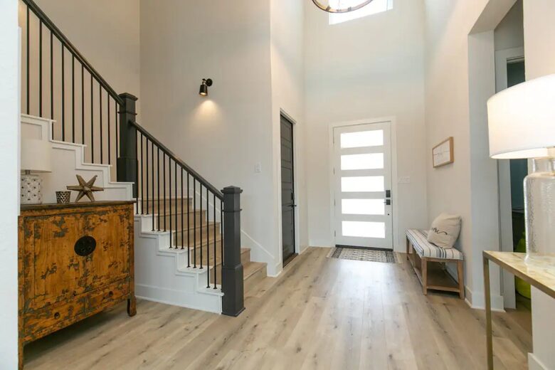 Lake View Oasis: Modern Farmhouse with Private Pool - Kingsland, Texas