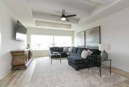Lake View Oasis: Modern Farmhouse with Private Pool - Kingsland, Texas