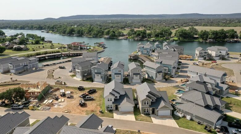 Lake View Oasis: Modern Farmhouse with Private Pool - Kingsland, Texas