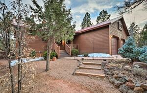 White Mountains Cabin with Fireplace and Deck at Torreon Golf Club - Show Low, Arizona