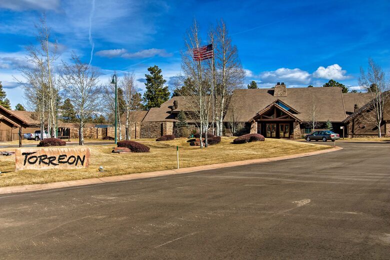 White Mountains Cabin with Fireplace and Deck at Torreon Golf Club - Show Low, Arizona