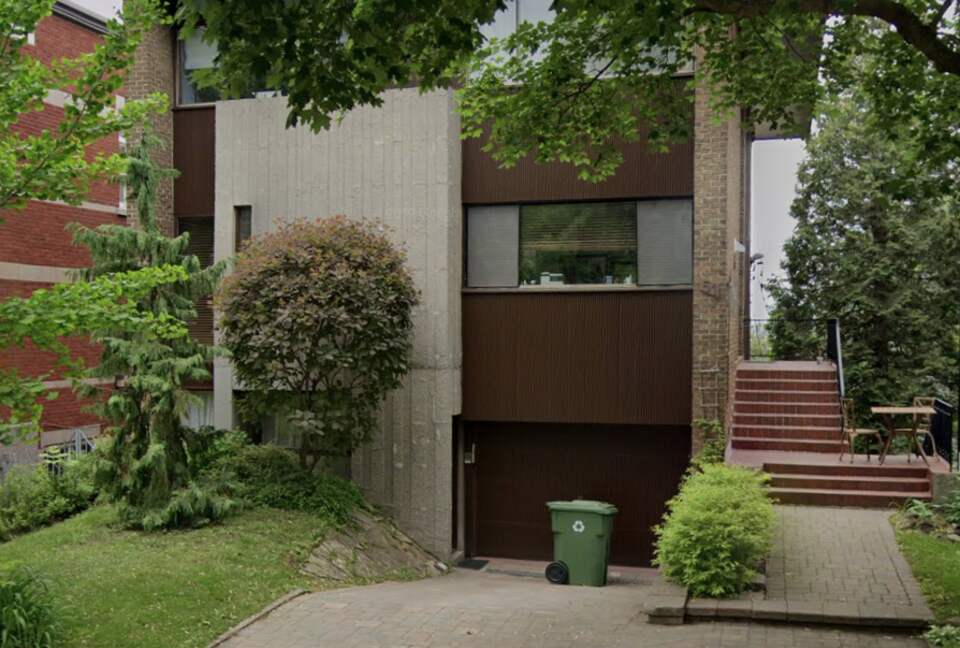 Mid century cottage on Mount Royal with stunning view - Outremont, Montreal, Canada