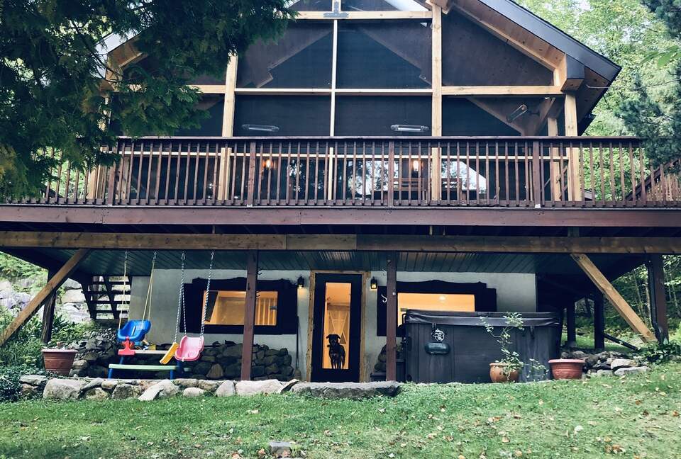 Rustic Cabin on the Lake - Mont-Tremblant, Canada