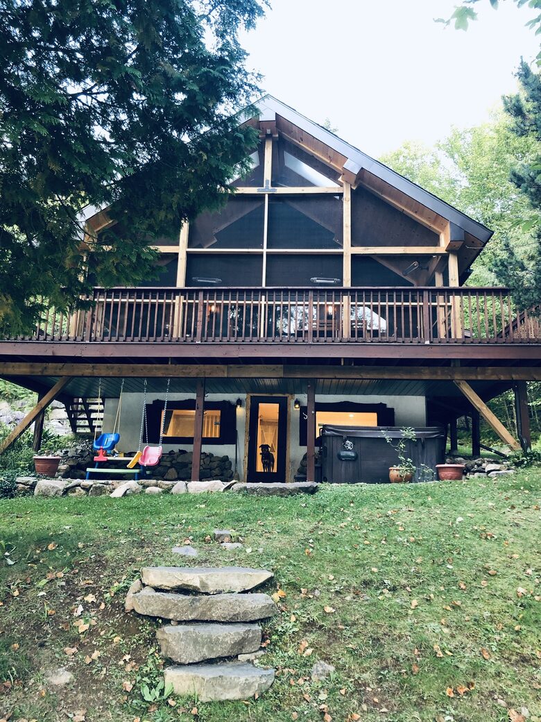 Rustic Cabin on the Lake - Mont-Tremblant, Canada