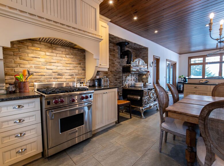 Stunning Lake House in the Laurentians - Saint-Adolphe-d'Howard, Canada