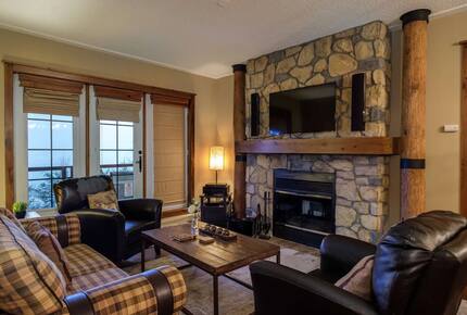 Luxurious Ski In Ski Out 2 Bedroom Equinoxe Tremblant - Mont-Tremblant, Canada
