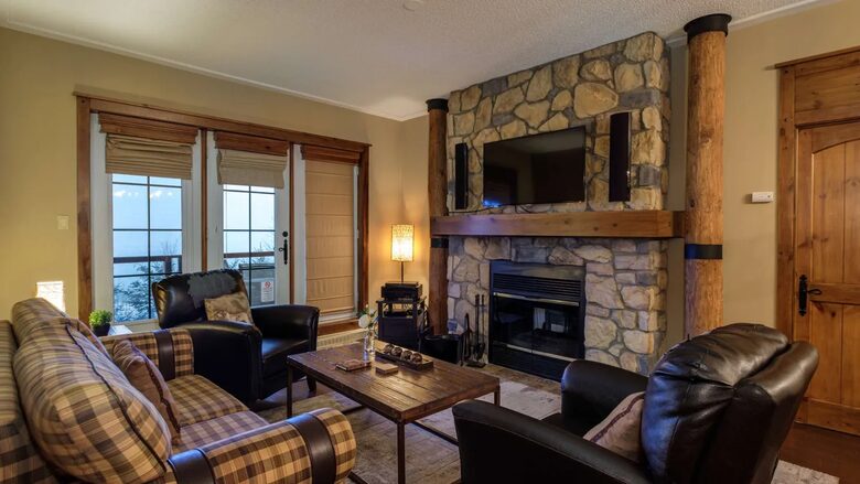 Luxurious Ski In Ski Out 2 Bedroom Equinoxe Tremblant - Mont-Tremblant, Canada