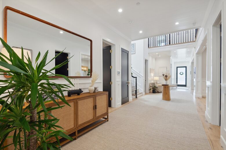 West Hollywood Executive Escape with Pool, Spa & Gym - Los Angeles, California