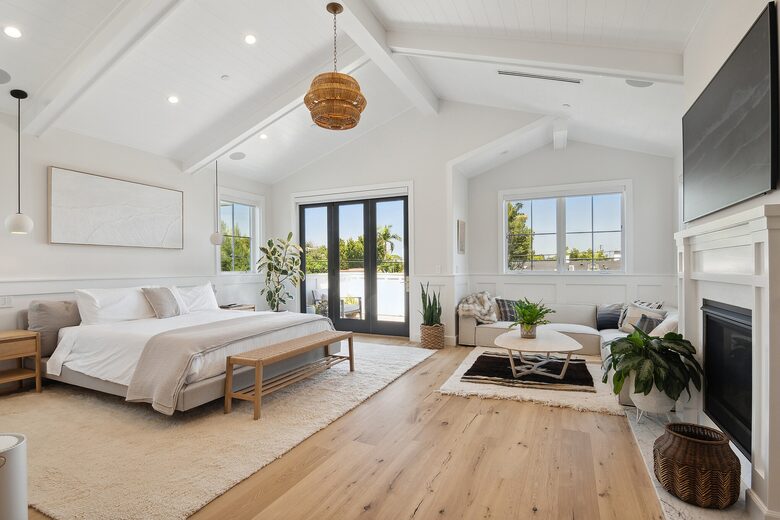 West Hollywood Executive Escape with Pool, Spa & Gym - Los Angeles, California