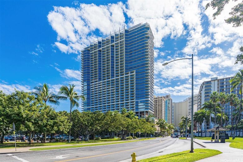 Honolulu Residential-Style Suite - Honolulu, Hawaii