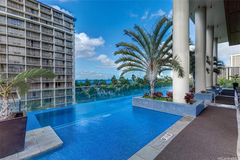 Honolulu Residential-Style Suite - Honolulu, Hawaii