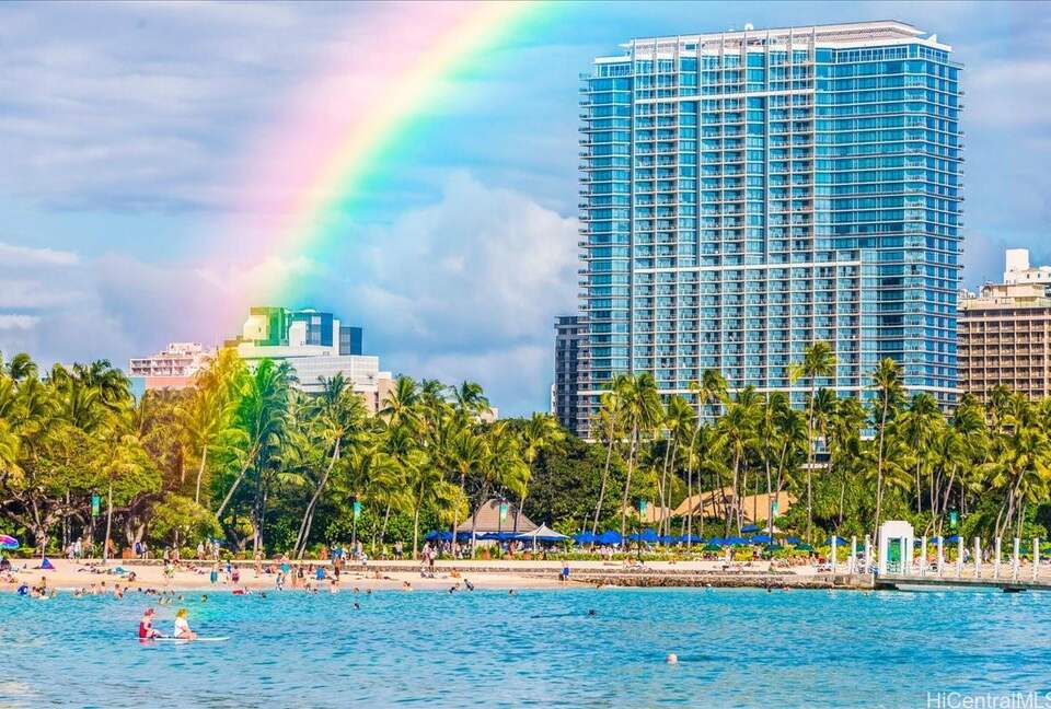 Honolulu Residential-Style Suite - Honolulu, Hawaii
