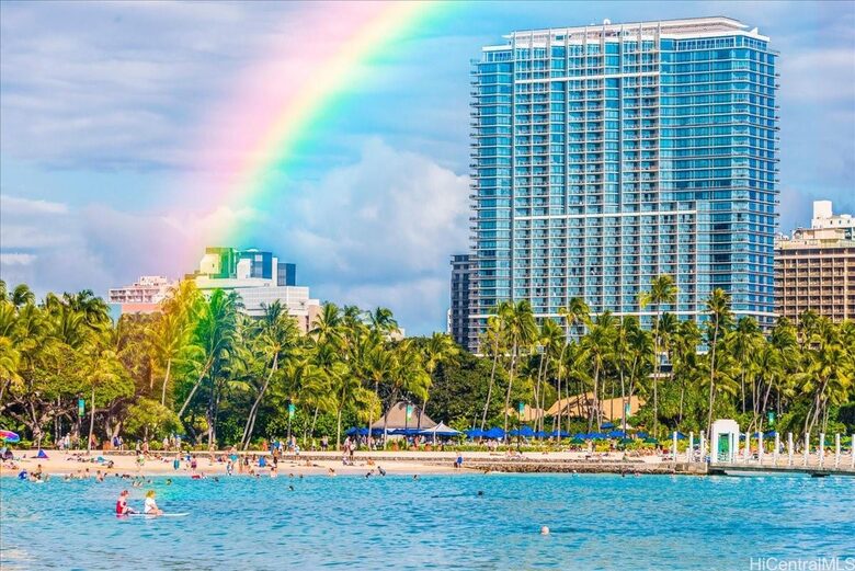 Honolulu Residential-Style Suite - Honolulu, Hawaii
