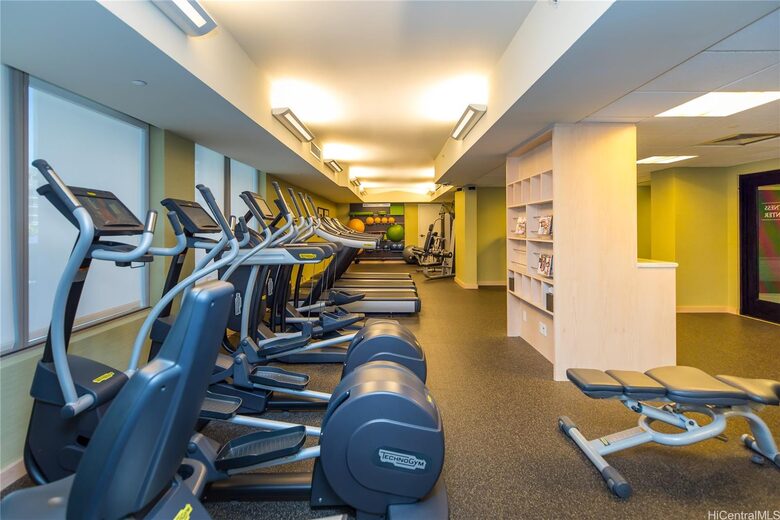 Exercise Facility (24 hrs) - cardio equipment