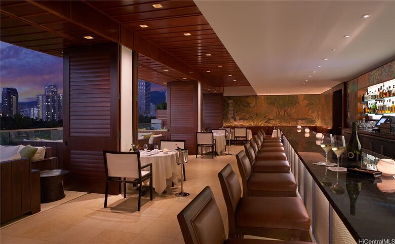 Bar on Lobby Level