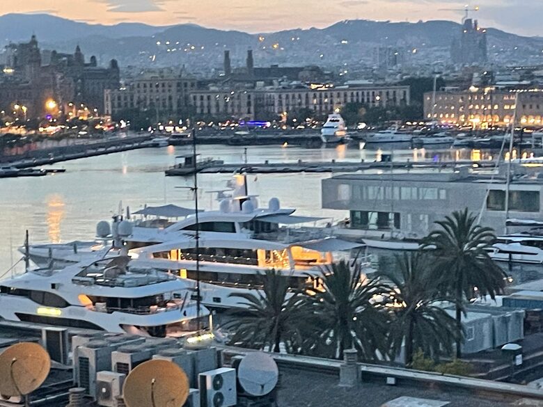 luxury Waterfront Apartment | Barceloneta - Barcelona, Spain